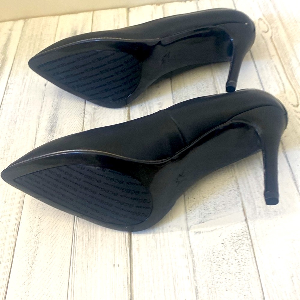 🆕 BCB GENERATION Black HARLIA Pumps with Front Silver Chain Accent. - Picture 7 of 12
